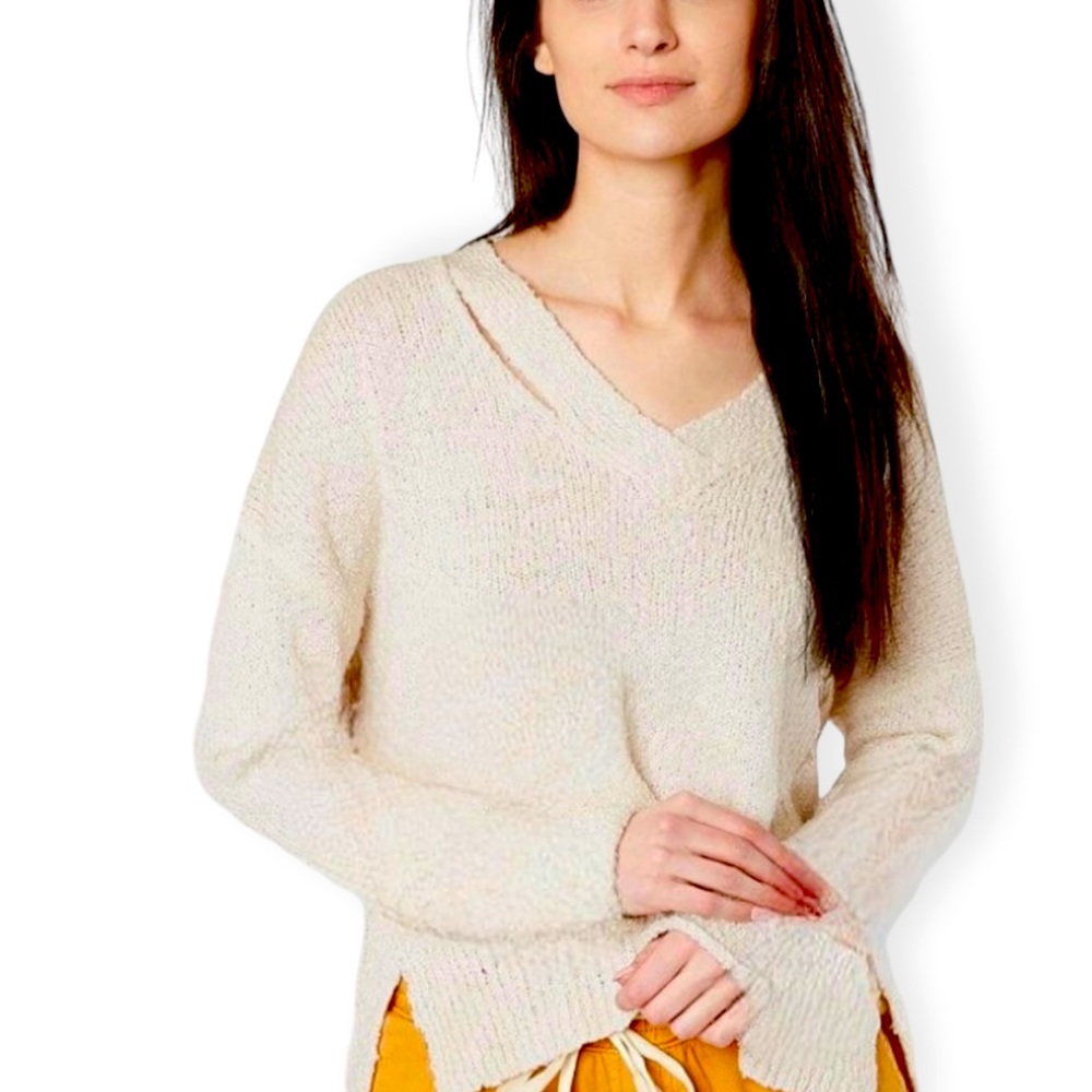 FateV-Neck Oversized Cream Sweater